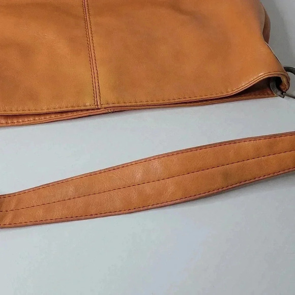 BUENO Vegan Leather shoulder bag - Picture 12 of 14